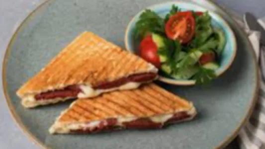 Sucuklu Tost