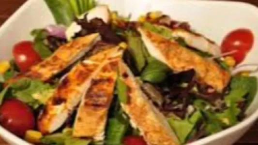 Izgara Tavuk Salata
