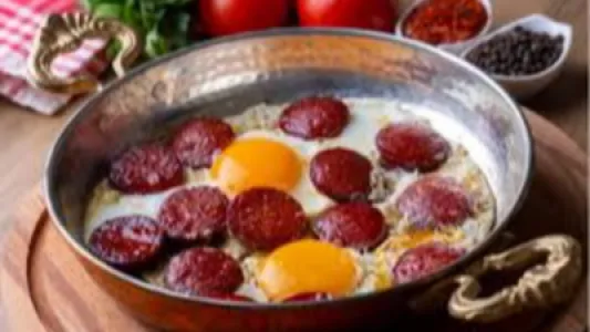 Fried Eggs with Sucuk