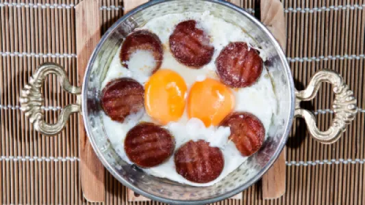 Eggs with sucuk