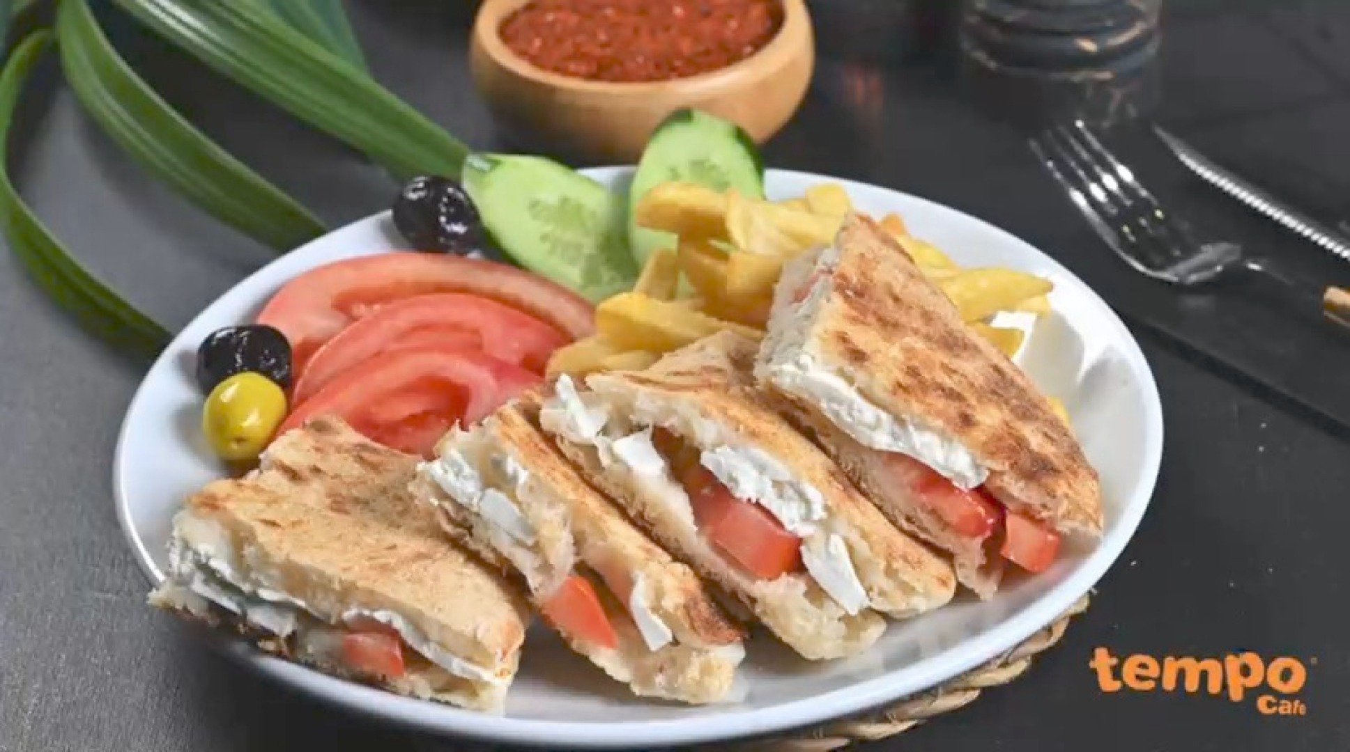 Bazlama Beyaz Peynirli Tost