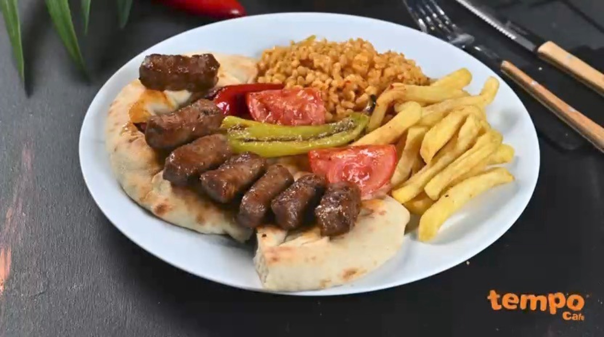 İnegöl Köfte (Tabakta)