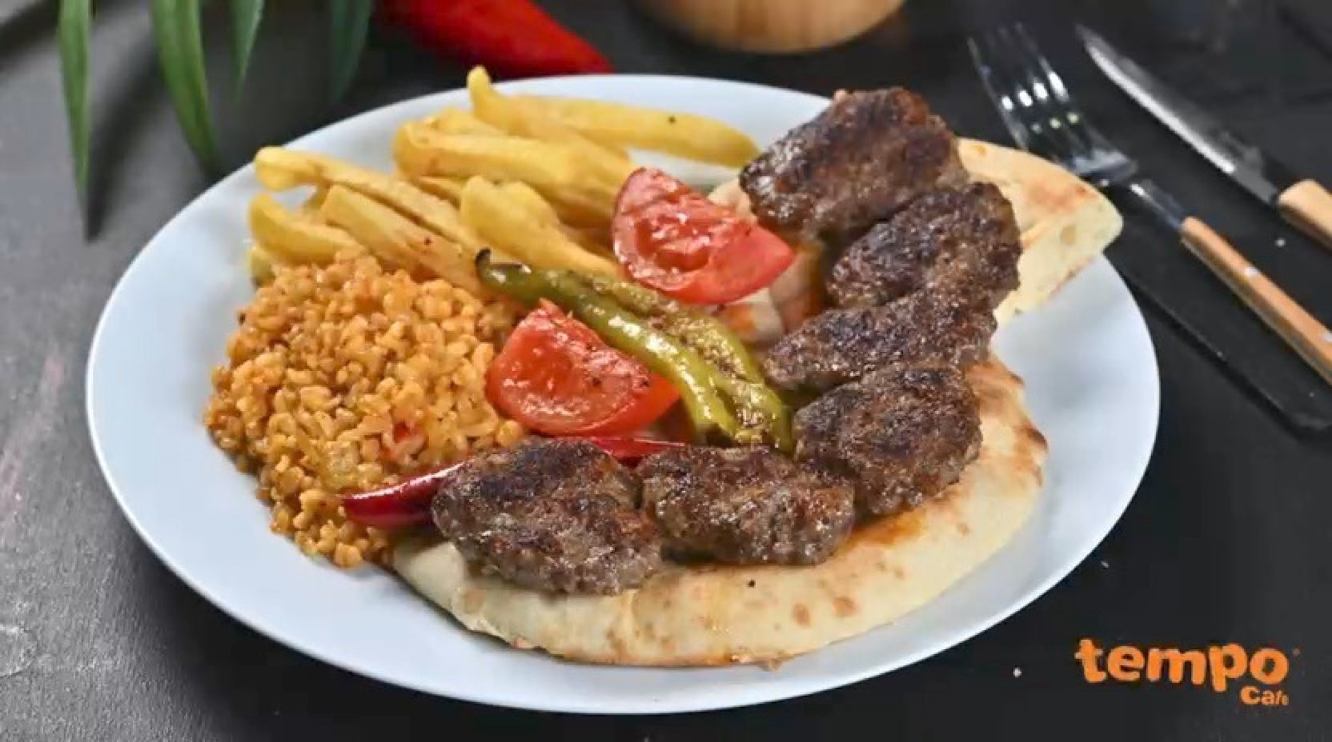 Kasap Köfte (Tabakta)
