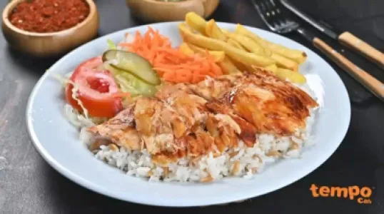 Pilav Üstü Tavuk Döner 
