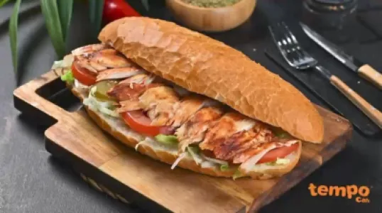 Tavuk Döner Ekmek Arası