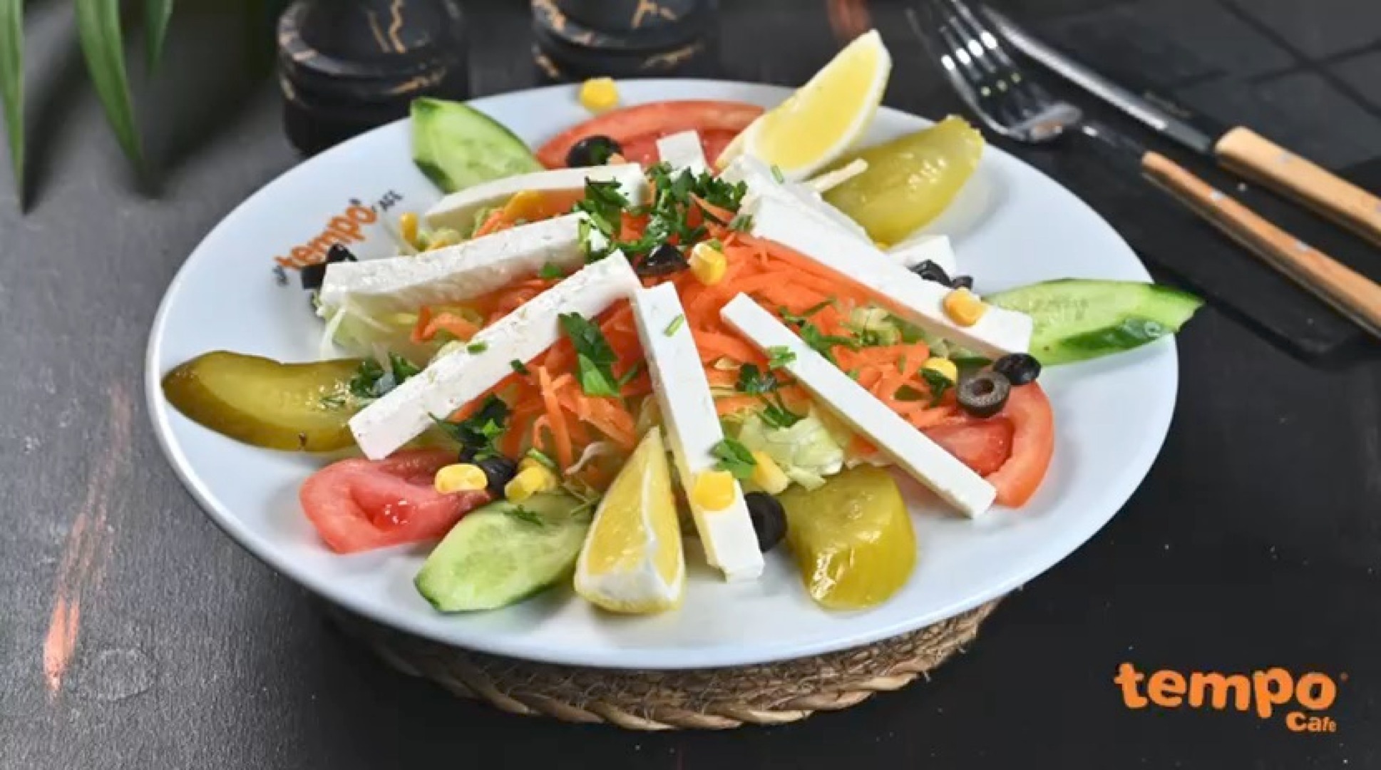 Akdeniz Salata