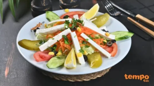 Akdeniz Salata